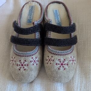 Sundance Women's Cream and Navy Embroidered Wool Snowflake Slippers